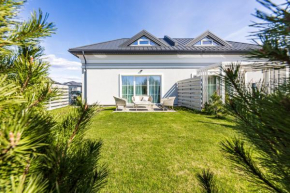 Bright 2bedroom home @terrace+parking, by Cohost
